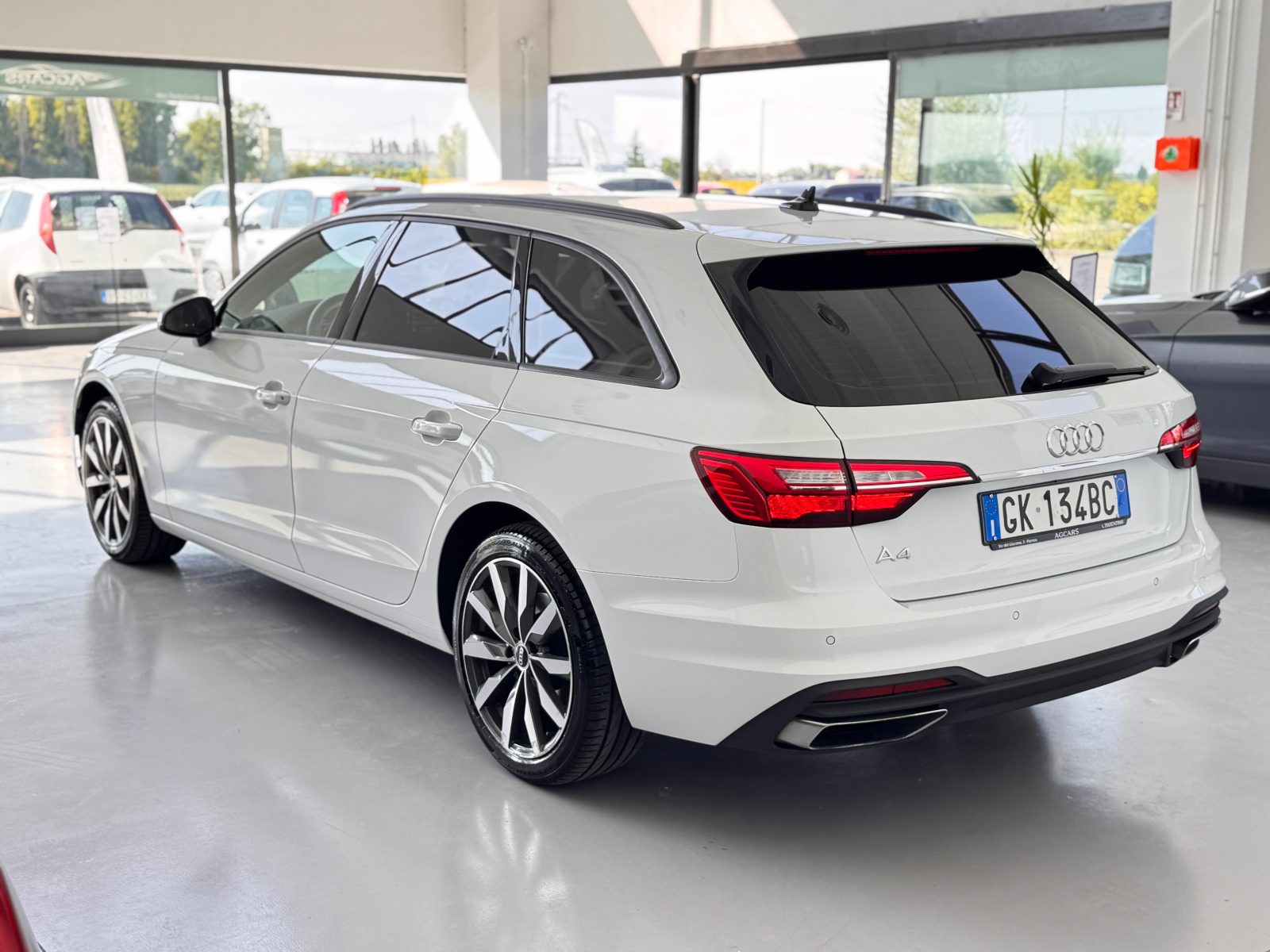 6 Audi A4 Avant 35 TDI/163 CV S tronic Business