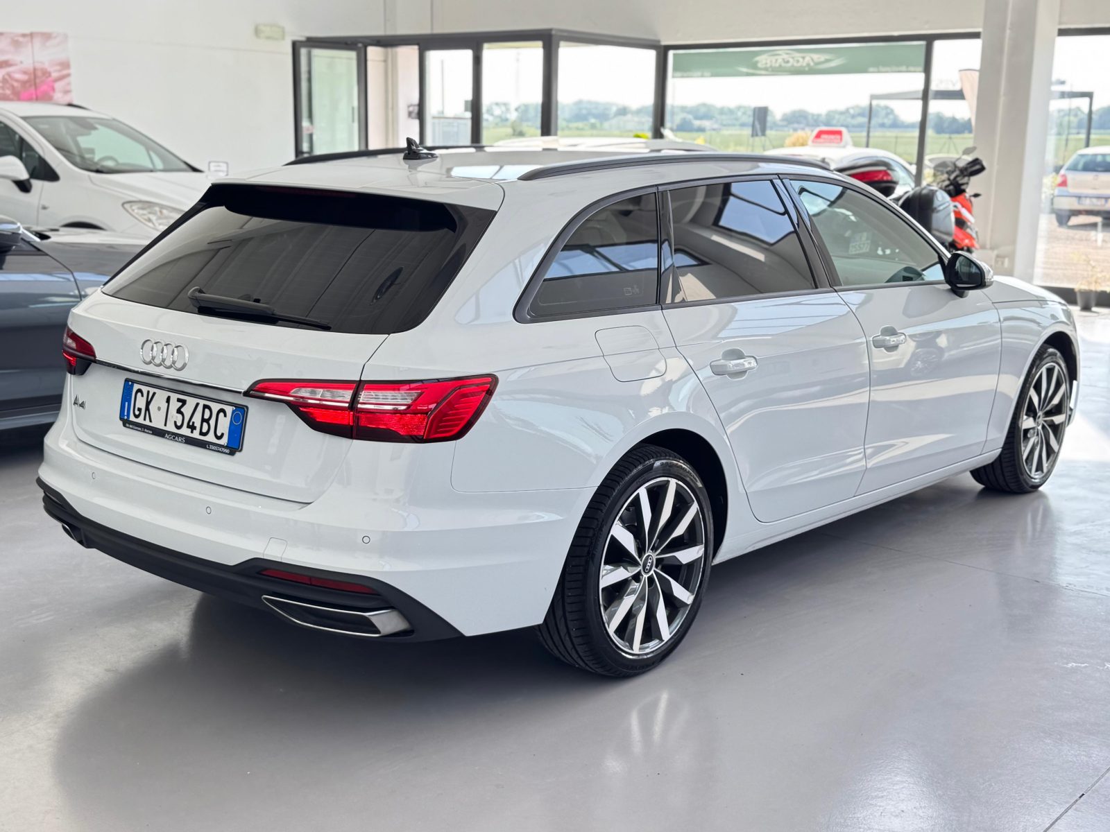 6 Audi A4 Avant 35 TDI/163 CV S tronic Business